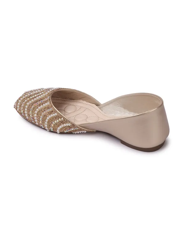 Elegant_Embellished_Flat_Jutti_with_Pearl_and_Crystal_Detailing_for_Women