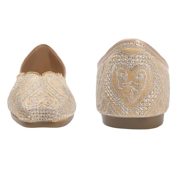 Elegant_Embroidered_Ethnic_Jutti_with_Intricate_Thread_Work_and_Comfortable_Cushioned_Insole_for_Festive_Occasions