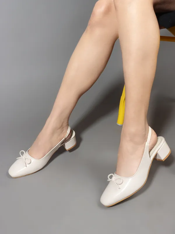 Cream_Synthetic_Leather_Casual_2_inch_Heel_Sandal_For_Women