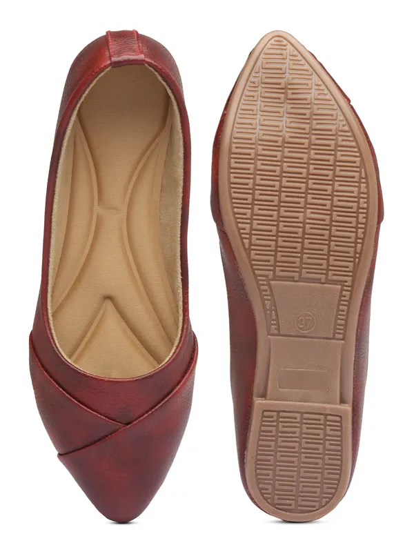 Classic_Dark_Textured_Faux_Leather_Ballerina_Flats_with_Soft_Cushioning_and_Elegant_Cross-Stitch_Design