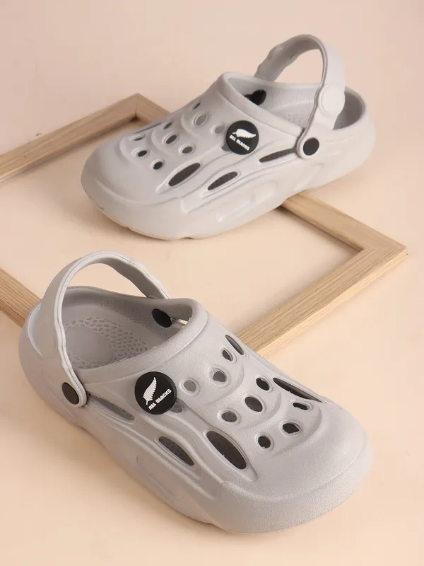 Lightweight_EVA_Clog_Men_Sandals_with_Adjustable_Back_Strap_and_Anti-Skid_Sole_for_Daily_Comfort