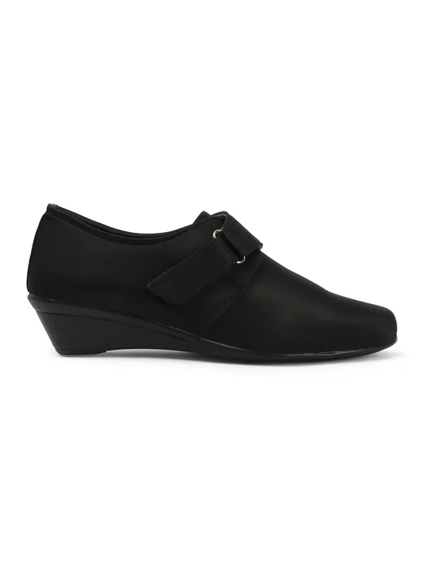 Womenï¿½s_Classic_Buckle_Slip-On