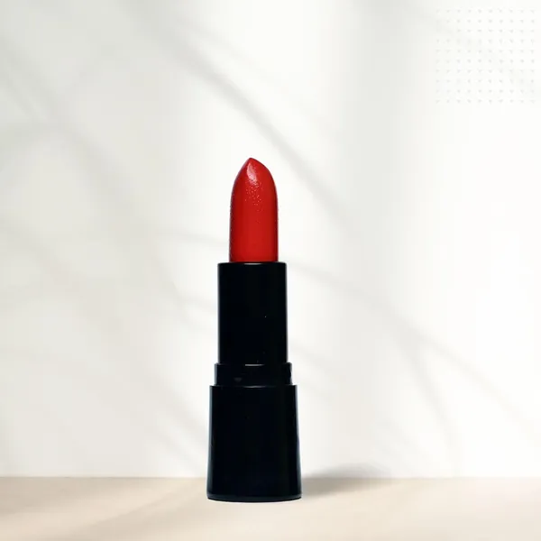 Apple_Red_The_Leaf_||Smooth__Weightless_Finish||_Sensational_Matte_Lipstick||_(_4Gm_)||