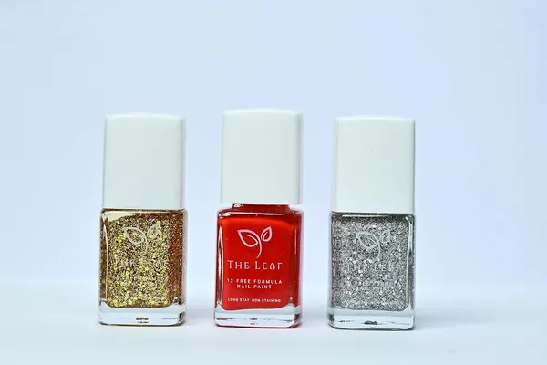 Pack_of_3(Toxic_Free_Nail_Paint)_Gold_Glitter,_Silver_Glitter,_Beet_Red_|_Long_Stay_Gel_Effect_|_Chip_Resistant_|_Non-Staining_Nail_Polish_(_10Ml_)