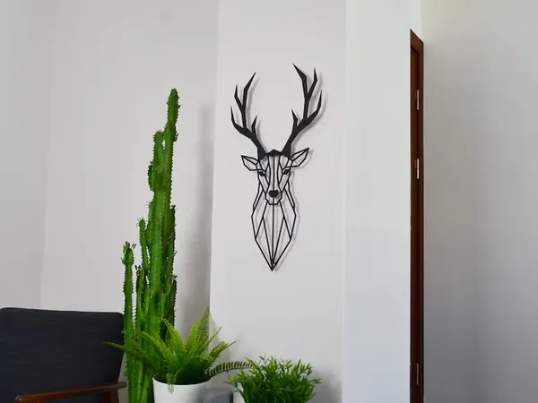 Geometric_Deer_Head_Wall_Art_-_Black_Metal_Wall_Sculpture,_Modern_Geometric_Animal_Decor_for_Living_Room_&_Office