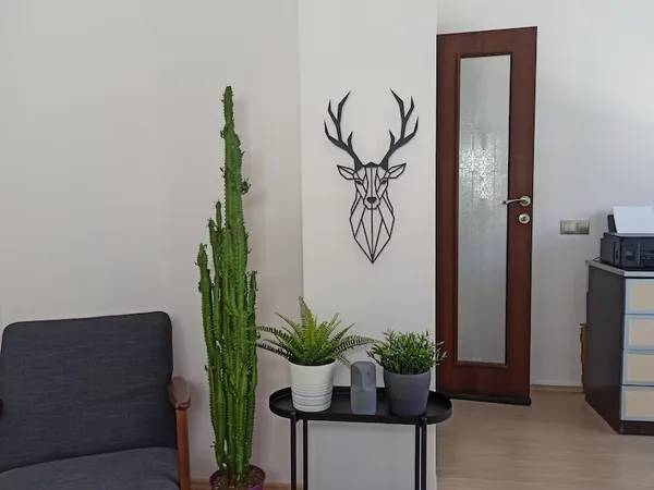 Geometric_Deer_Head_Wall_Art_-_Black_Metal_Wall_Sculpture,_Modern_Geometric_Animal_Decor_for_Living_Room_&_Office