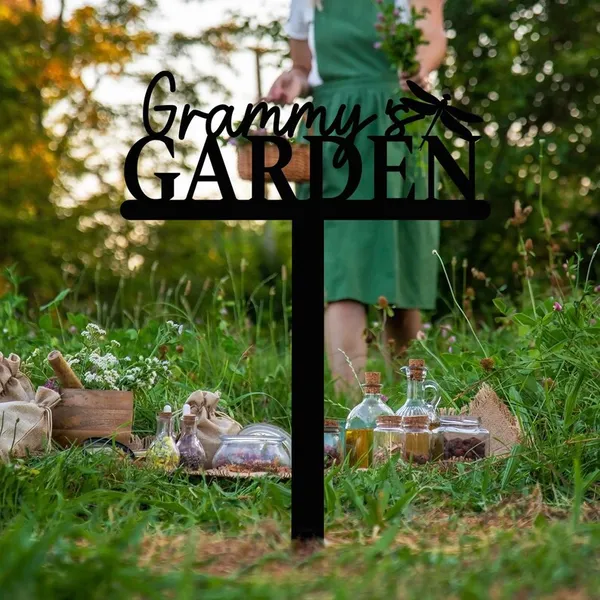 Personalized_Garden_Sign_with_Dragonfly
