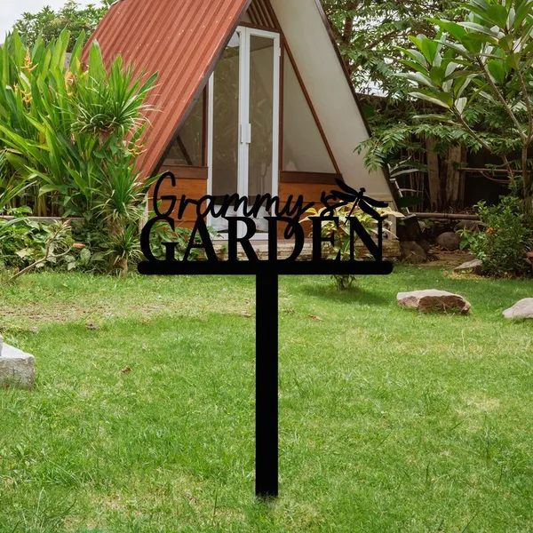 Personalized_Garden_Sign_with_Dragonfly