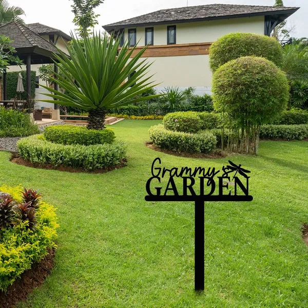 Personalized_Garden_Sign_with_Dragonfly