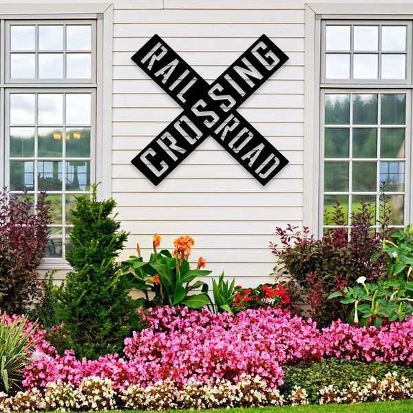 Custom_Railroad_Crossing_Name_Sign