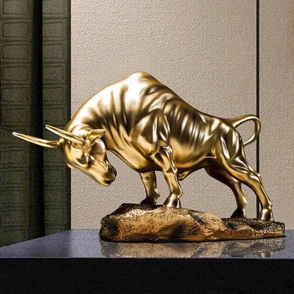 Gilded_Charge_Bull_Sculpture