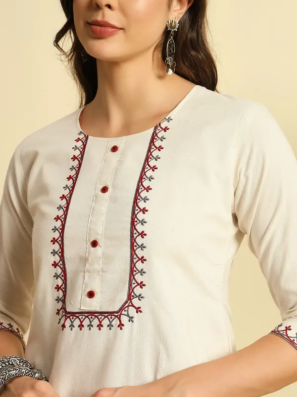 Ivory_Khadi_Cotton_Kurta_Set_With_Ethnic_Printed_Khadi_Dupatta_For_Women