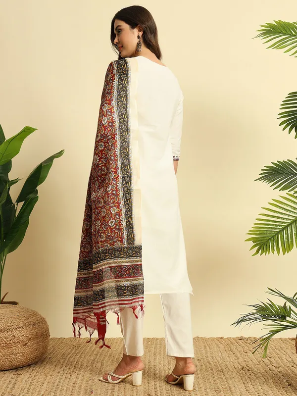 Ivory_Khadi_Cotton_Kurta_Set_With_Ethnic_Printed_Khadi_Dupatta_For_Women