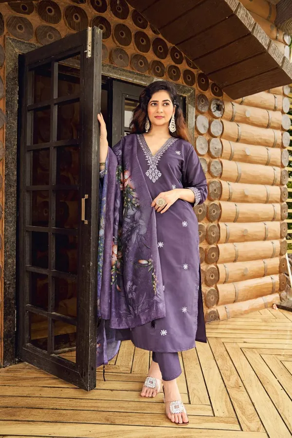 Ice_Wine_Embroidered_Kurta_Set_With_Floral_Chanderi_Dupatta_For_Women