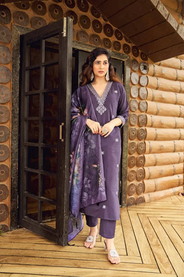 Ice_Wine_Embroidered_Kurta_Set_With_Floral_Chanderi_Dupatta_For_Women