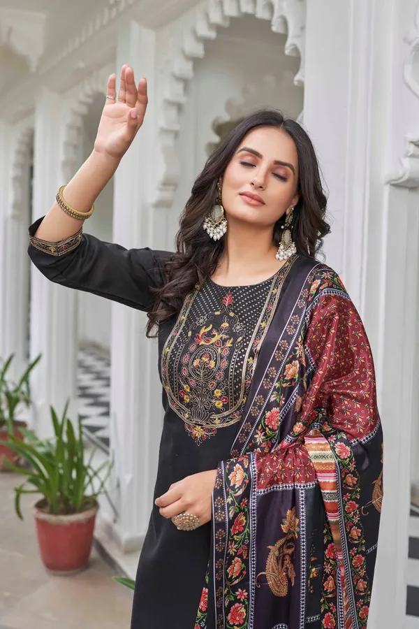 Black_Ethnic_Motifs_Yoke_Designed