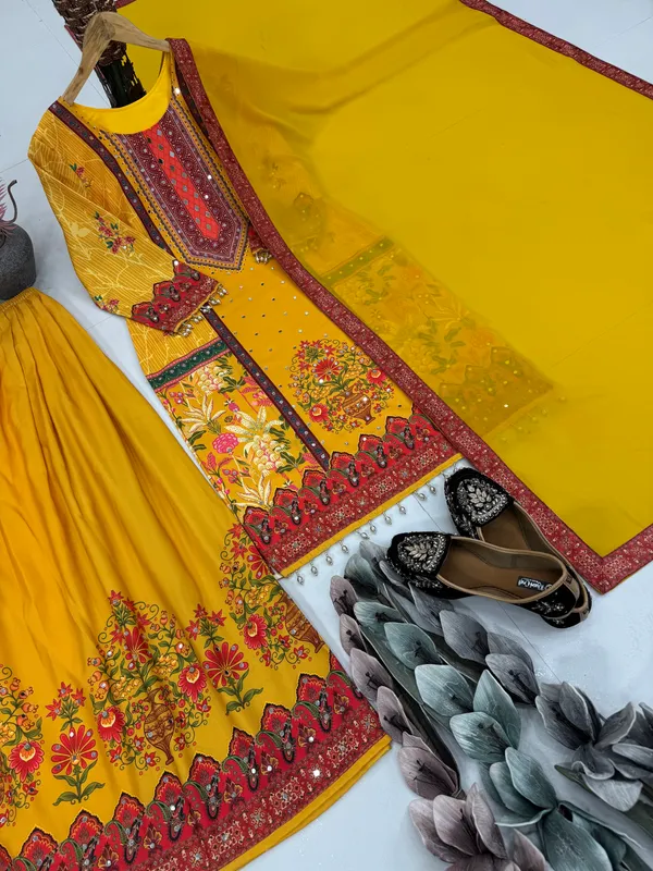 Yellow_Silk_Mirror_Work_Suit_Set_For_Women