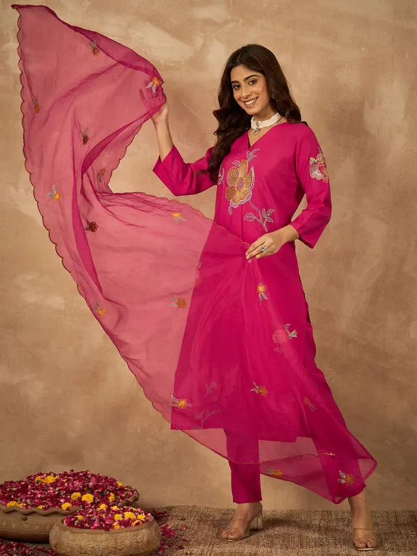 Pink_Chanderi_Embroidered_Kurta_Set