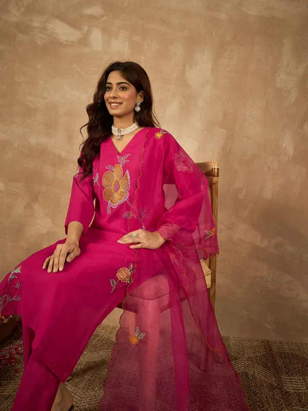 Pink_Chanderi_Embroidered_Kurta_Set