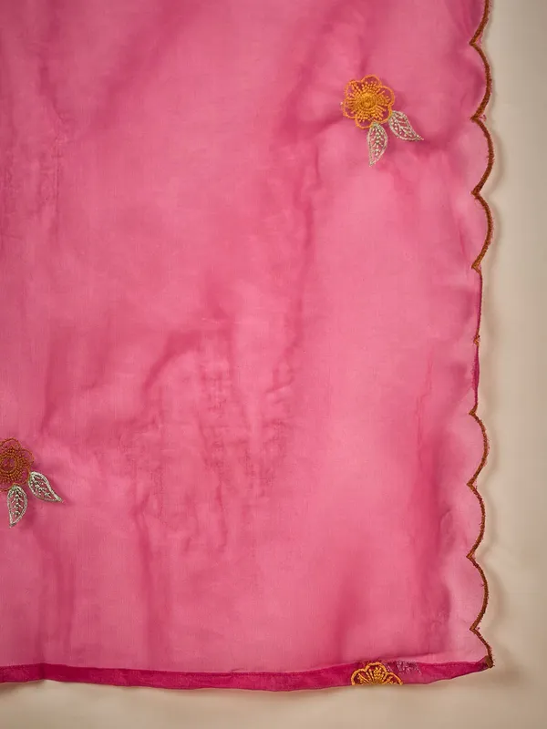 Pink_Chanderi_Embroidered_Kurta_Set