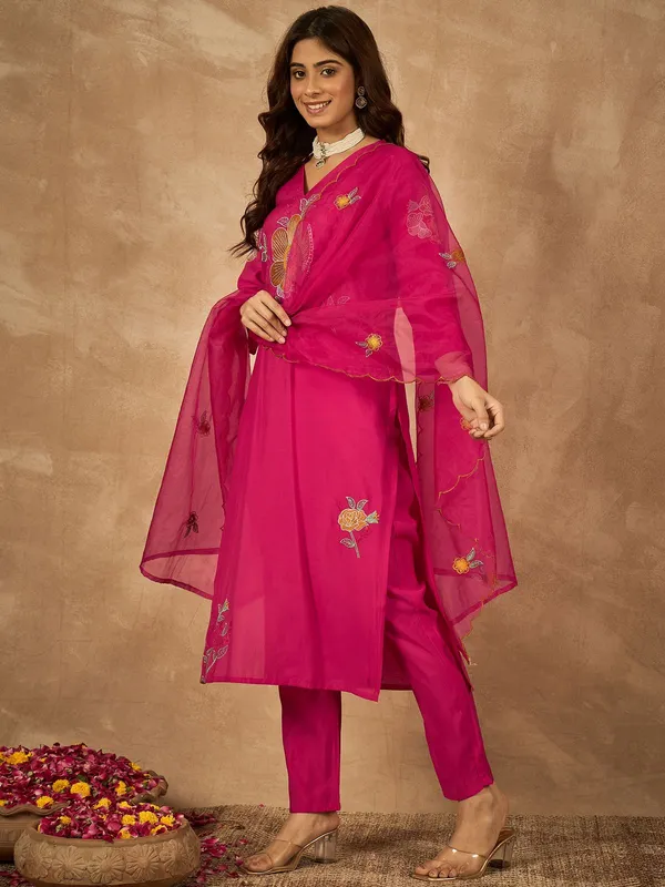 Pink_Chanderi_Embroidered_Kurta_Set