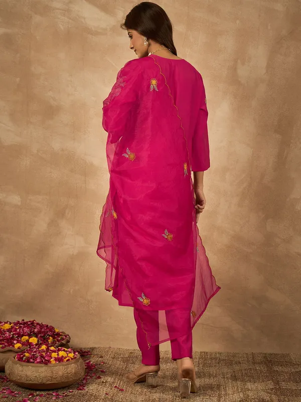 Pink_Chanderi_Embroidered_Kurta_Set