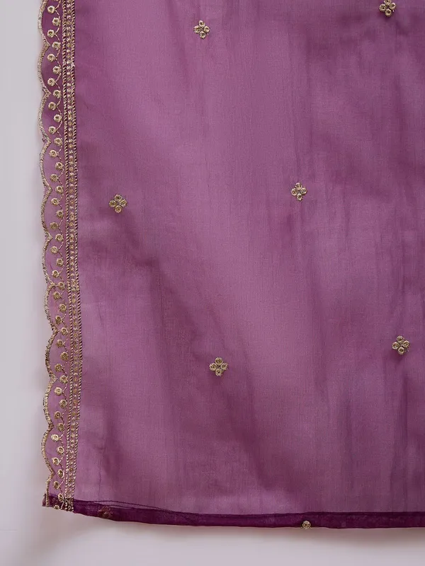 Wine_Chanderi_Kurta_Set_with_Leheriya_Foil_Print_&_Organza_Dupatta