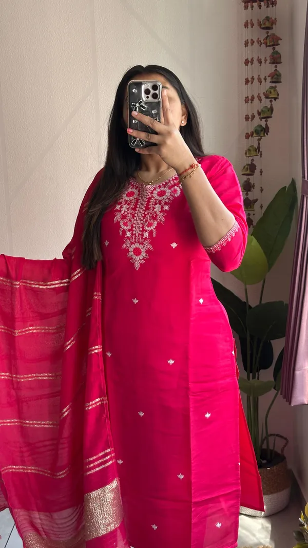 Pink_Radiance_Roman_Silk_Embroidered_Suit_Set_With_Zari_Dupatta_For_Women