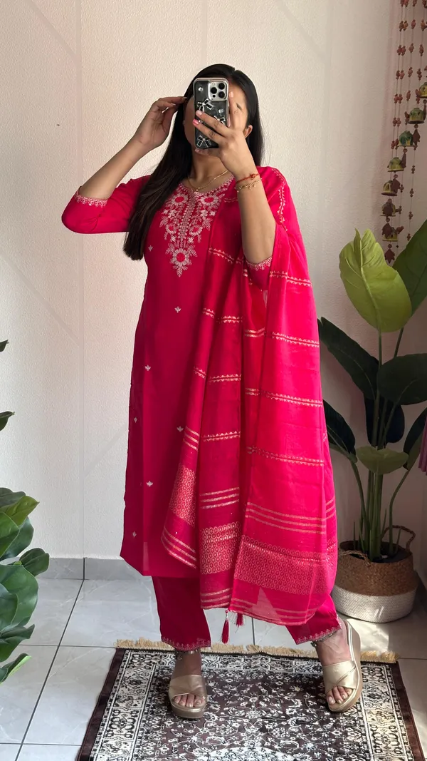 Pink_Radiance_Roman_Silk_Embroidered_Suit_Set_With_Zari_Dupatta_For_Women