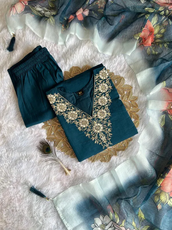 Kerocine_Embroidered_Kurta_Set_With_Floral_Chanderi_Dupatta_For_Women