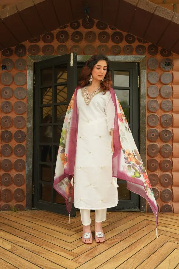 White_Embroidered_Kurta_Set_With_Floral_Chanderi_Dupatta_For_Women