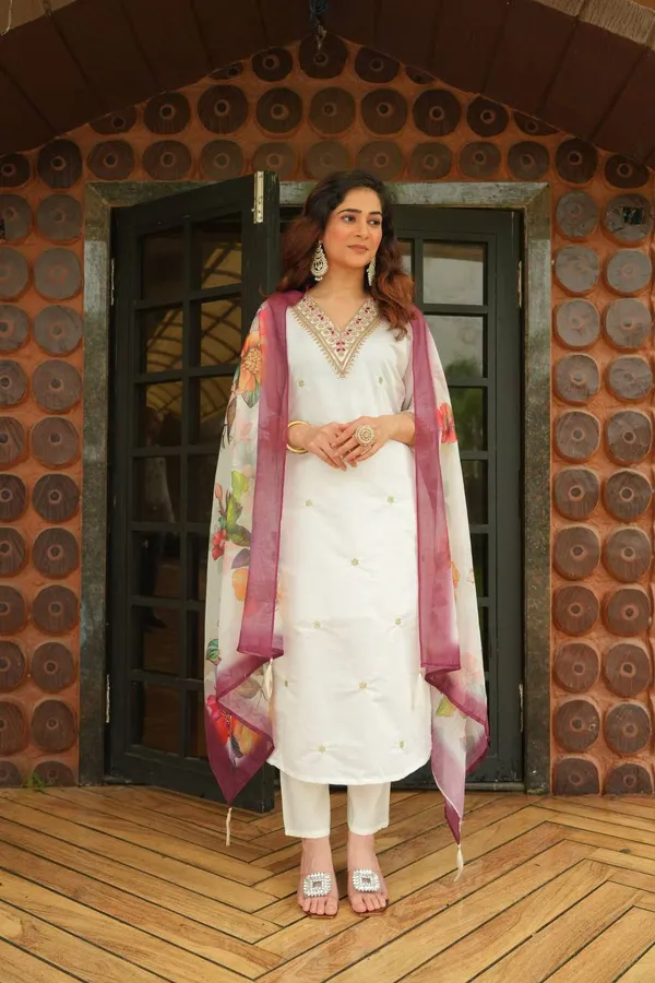 White_Embroidered_Kurta_Set_With_Floral_Chanderi_Dupatta_For_Women