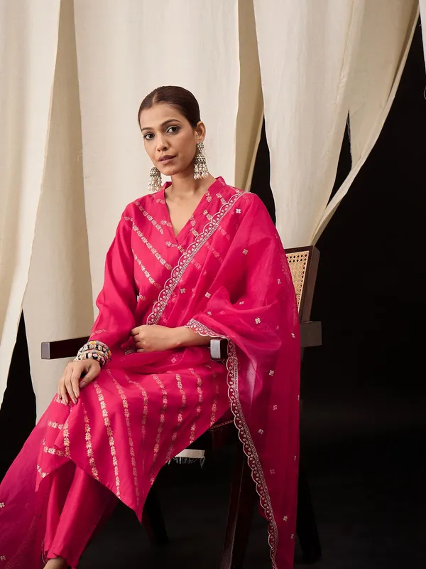Rani_Pink_Chanderi_Kurta_Set_with_Leheriya_Foil_Print_&_Organza_Dupatta