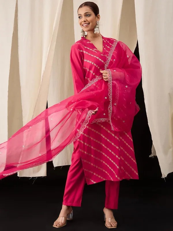Rani_Pink_Chanderi_Kurta_Set_with_Leheriya_Foil_Print_&_Organza_Dupatta