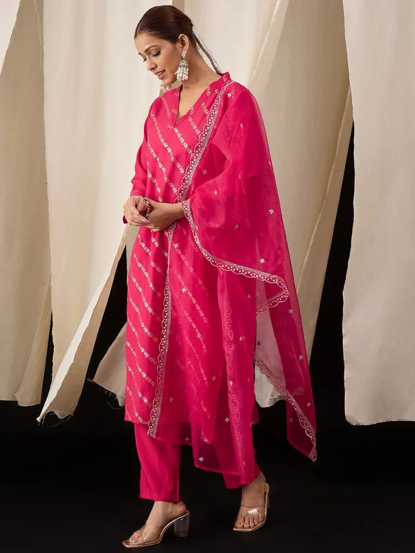 Rani_Pink_Chanderi_Kurta_Set_with_Leheriya_Foil_Print_&_Organza_Dupatta