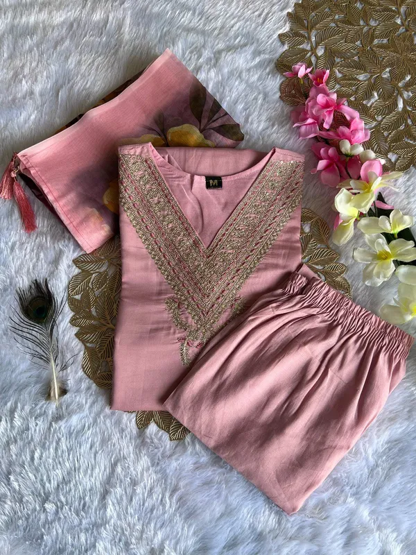 Peach_Embroidered_Kurta_Set_With_Floral_Chanderi_Dupatta_For_Women