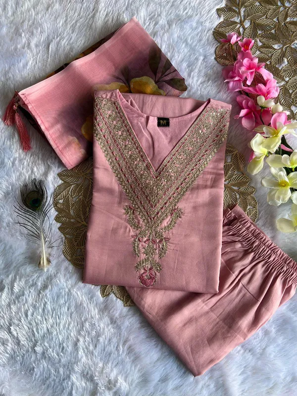 Peach_Embroidered_Kurta_Set_With_Floral_Chanderi_Dupatta_For_Women