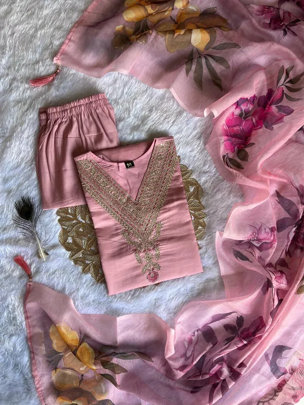 Peach_Embroidered_Kurta_Set_With_Floral_Chanderi_Dupatta_For_Women