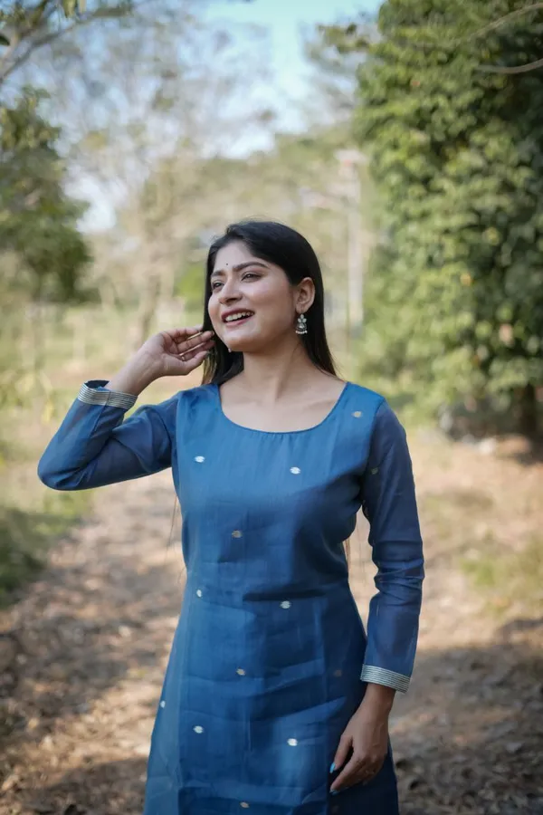 Royal_Indigo_Blue_Floral_Elegance_Unstitched_Salwar_Suit_Set_(Unstitched_)