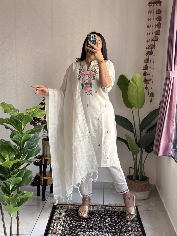 Elegant_White_Khadi_Cotton_Embroidered_Kurti_Set_With_Dupatta_For_Women