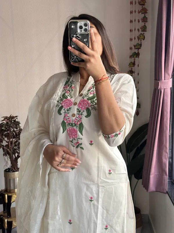 Elegant_White_Khadi_Cotton_Embroidered_Kurti_Set_With_Dupatta_For_Women