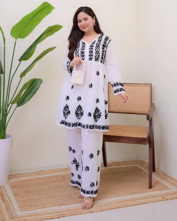 Ivory_Bloom_Embroidered_Rayon_Slub_Cord_Set