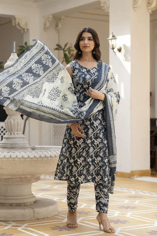 Woman_grey_paisley_print_straight_kurta-trouser_with_Dupatta