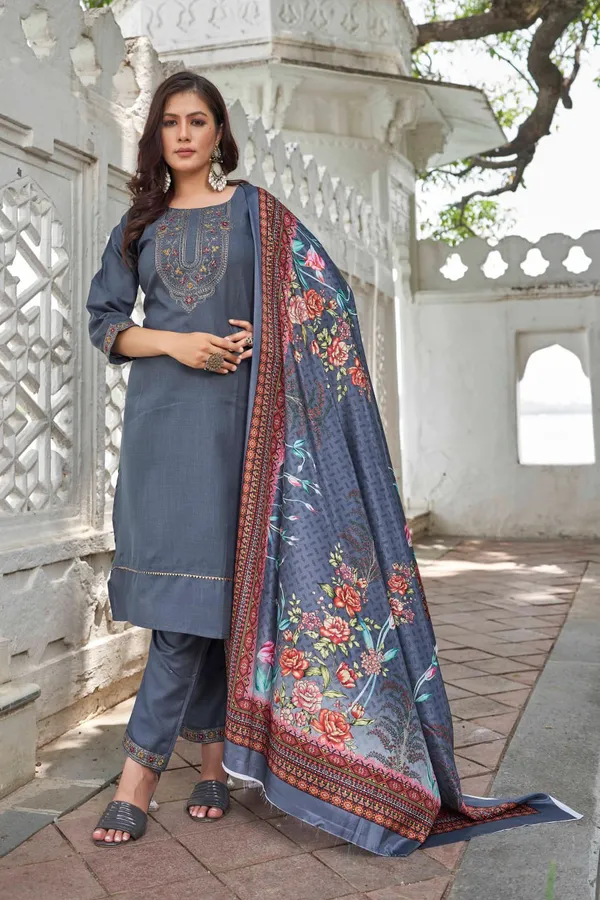 Grey_Ethnic_Motifs_Yoke_Designed_Straight__Kurta-pant_&_Dupatta