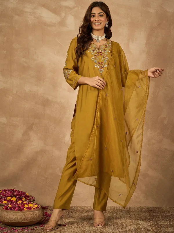 Golden_Chanderi_Embroidered_Kurta_Set_with_Organza_Dupatta