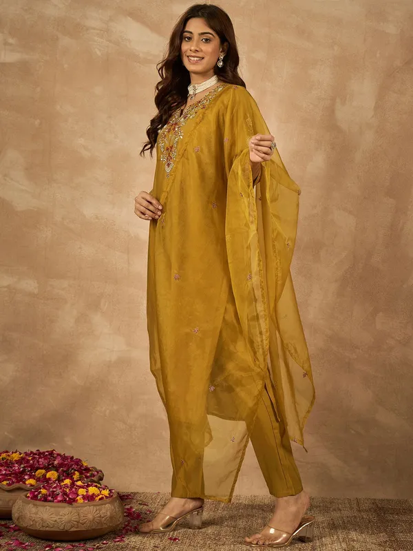 Golden_Chanderi_Embroidered_Kurta_Set_with_Organza_Dupatta