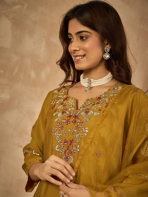 Golden_Chanderi_Embroidered_Kurta_Set_with_Organza_Dupatta