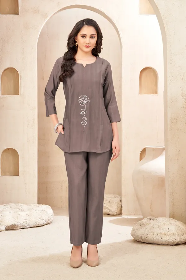 Elegant_Straight-Cut_Co-ord_Set_with_Dori_Embroidery