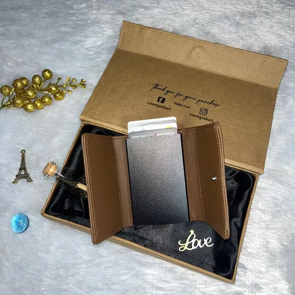 Valentine_Special_Turbo_RFID_Card_Holder_Men's_Wallet_|_Slim_&_Secure_|_Holds_Multiple_Cards_|_Ideal_for_Gifting_with_Complimentary_Chocolate