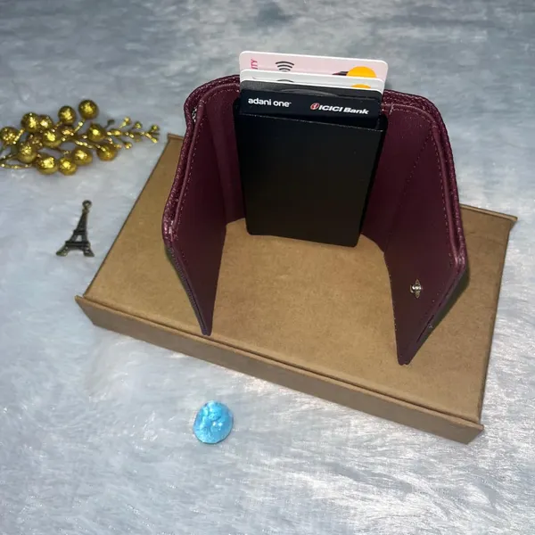 Valentine_Special_Turbo_RFID_Card_Holder_Men's_Wallet_|_Slim_&_Secure_|_Holds_Multiple_Cards_|_Ideal_for_Gifting_with_Complimentary_Chocolate
